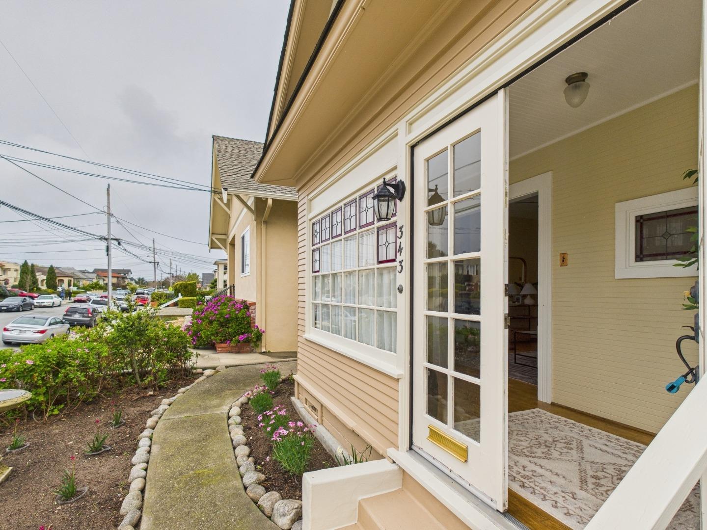 343 Watson ST