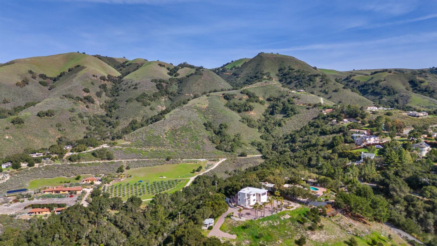 320 El Caminito RD