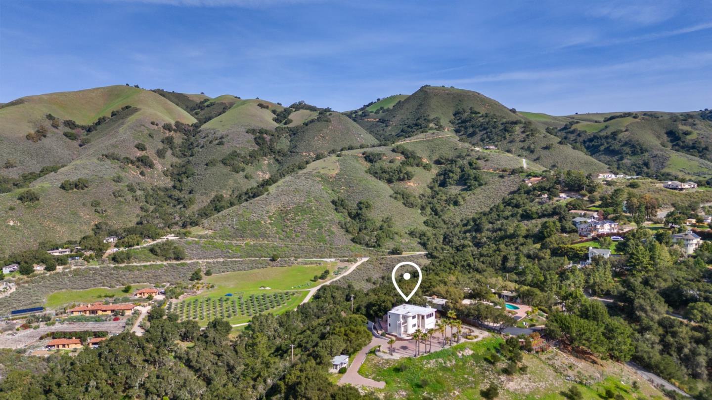 320 El Caminito RD