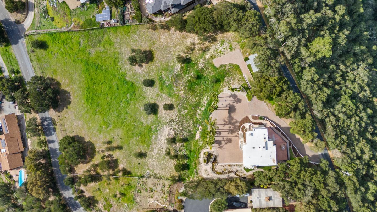 320 El Caminito RD