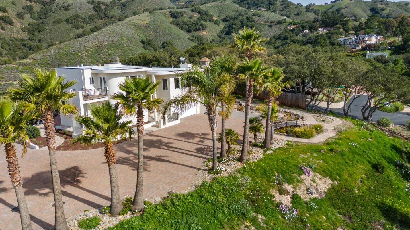 320 El Caminito RD