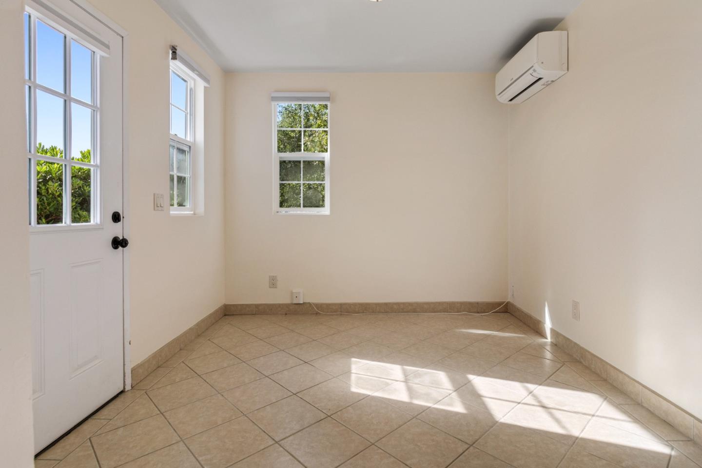 320 El Caminito RD