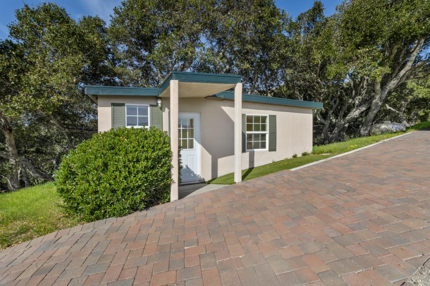 320 El Caminito RD