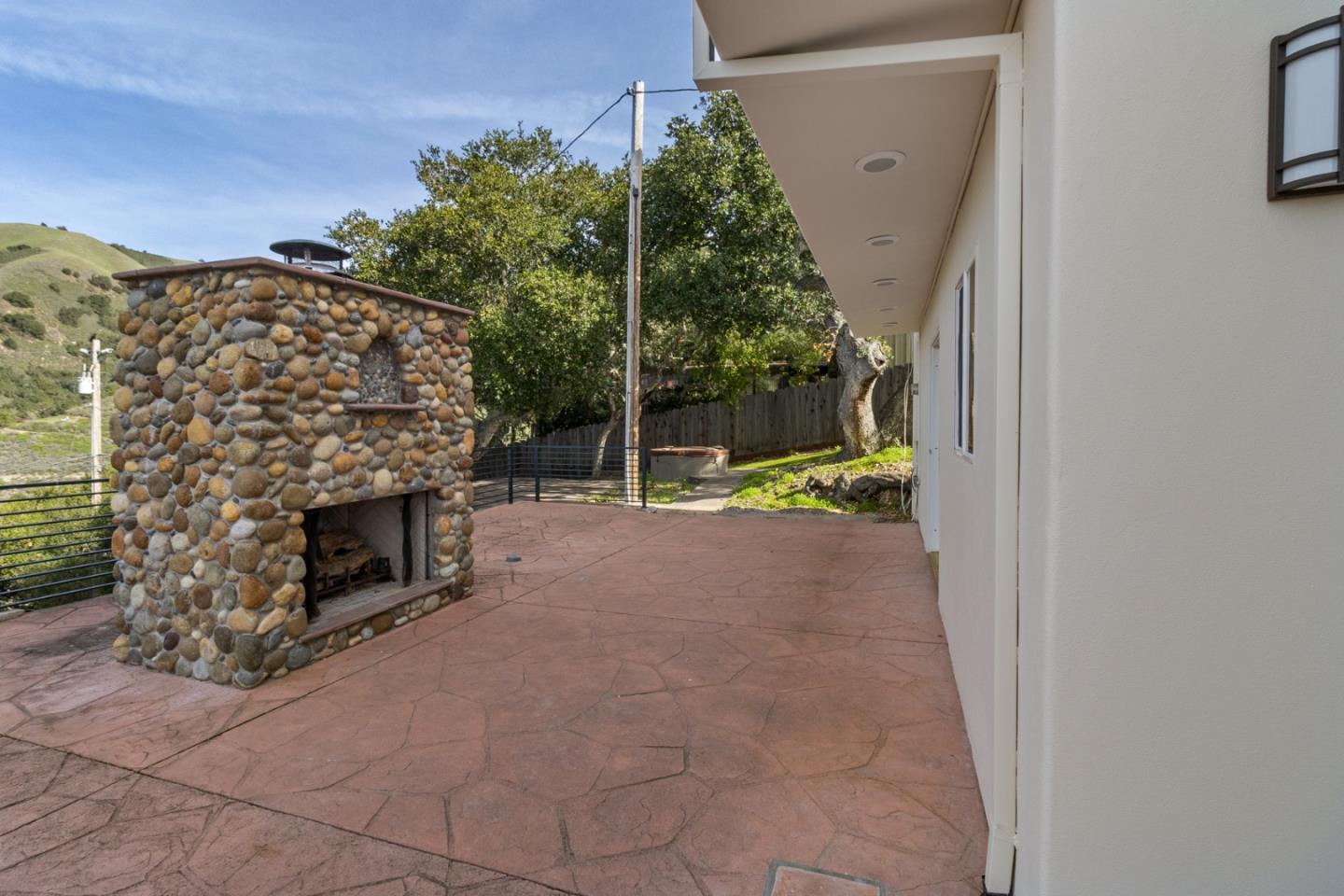 320 El Caminito RD