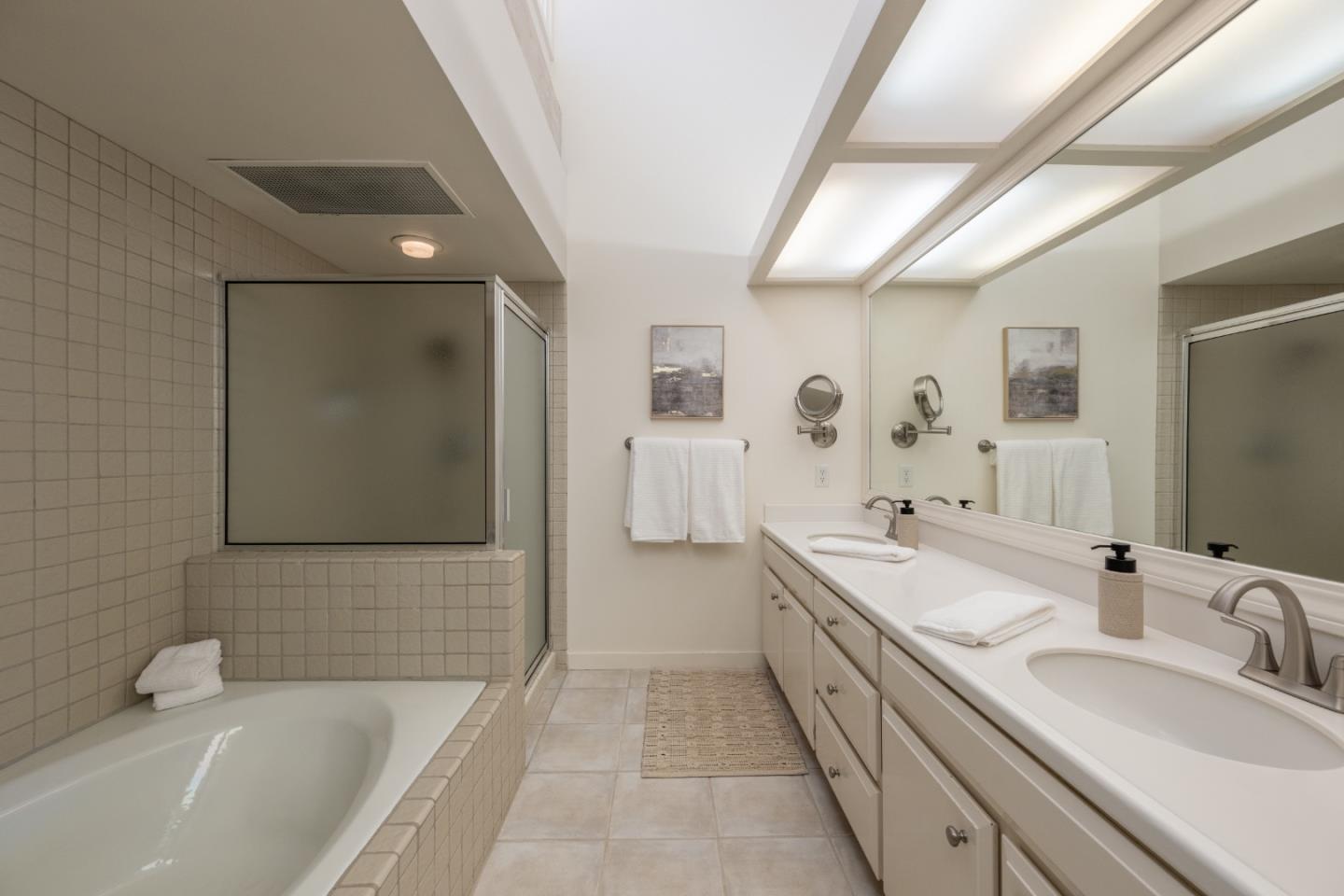 9542 Maple Court