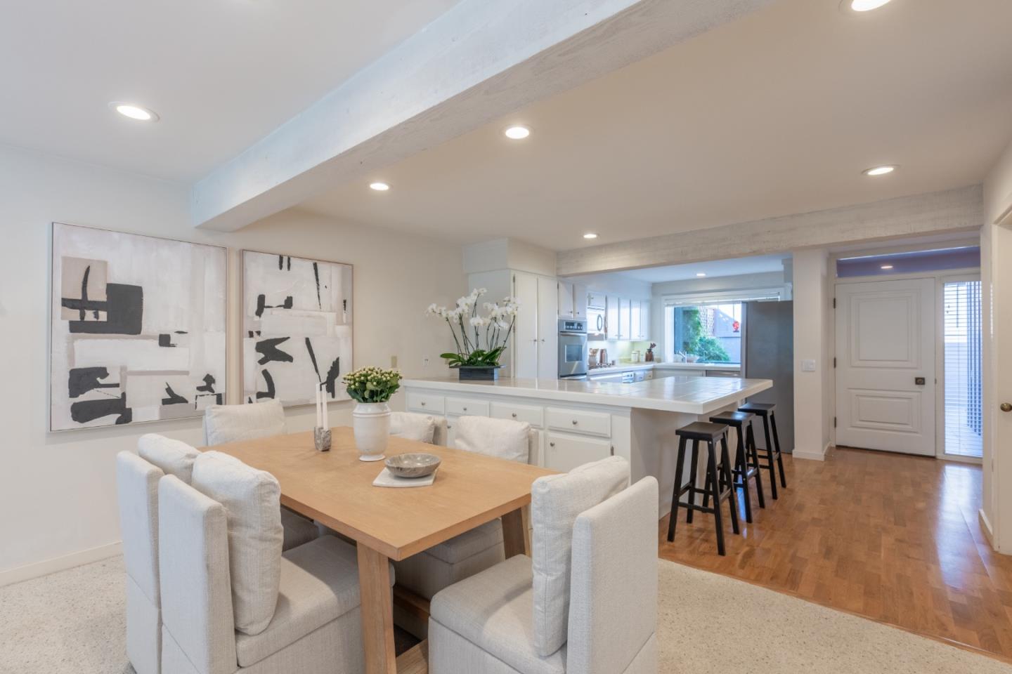 9542 Maple Court