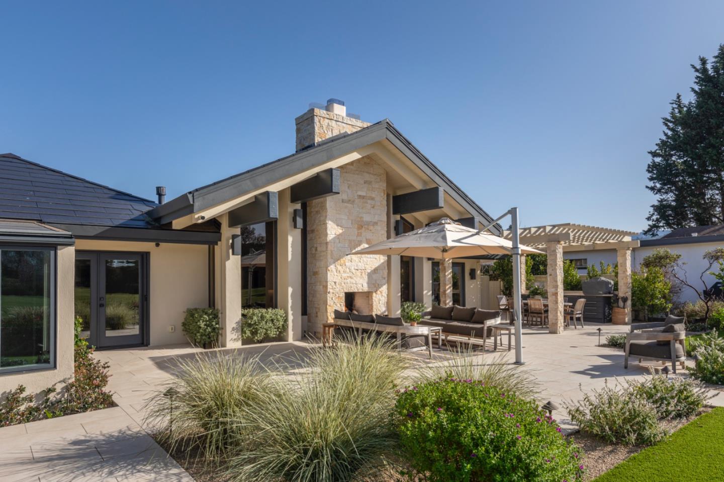 7092 Valley Greens CIR