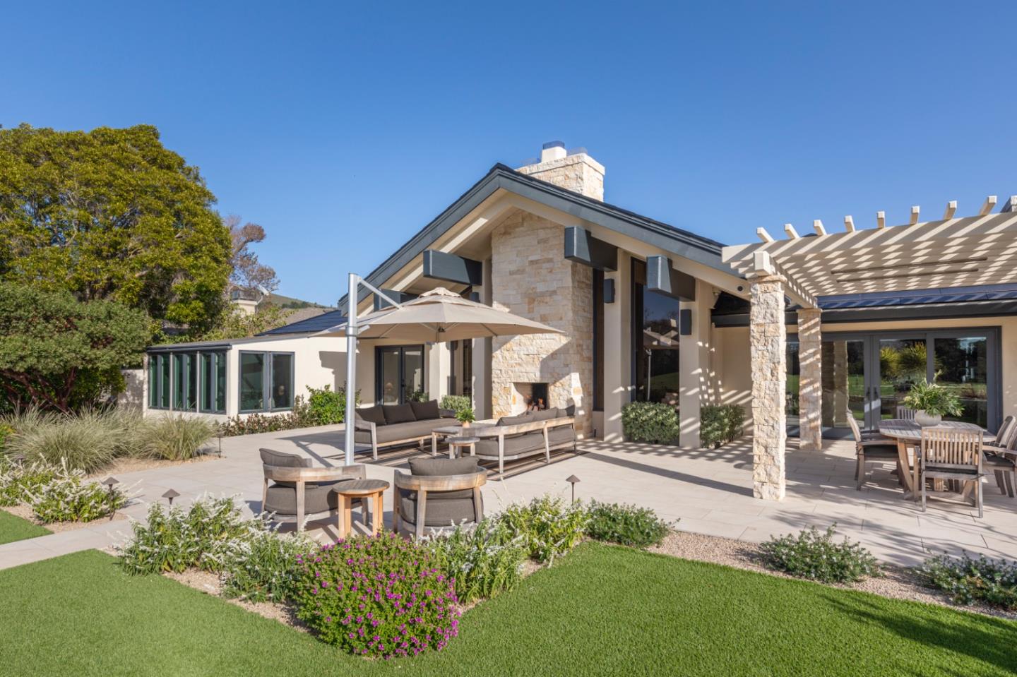 7092 Valley Greens CIR