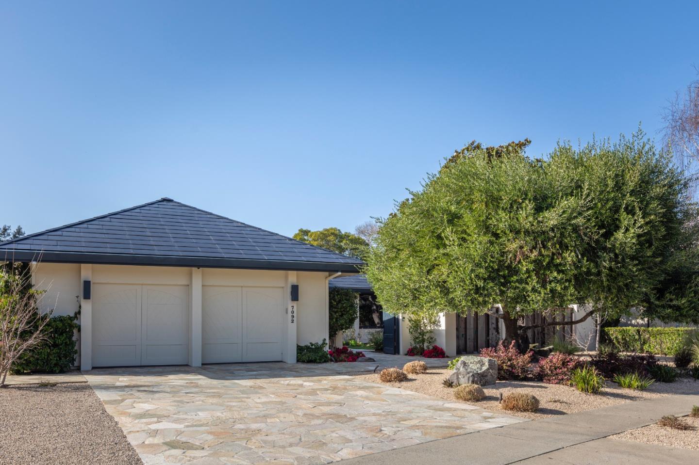 7092 Valley Greens CIR
