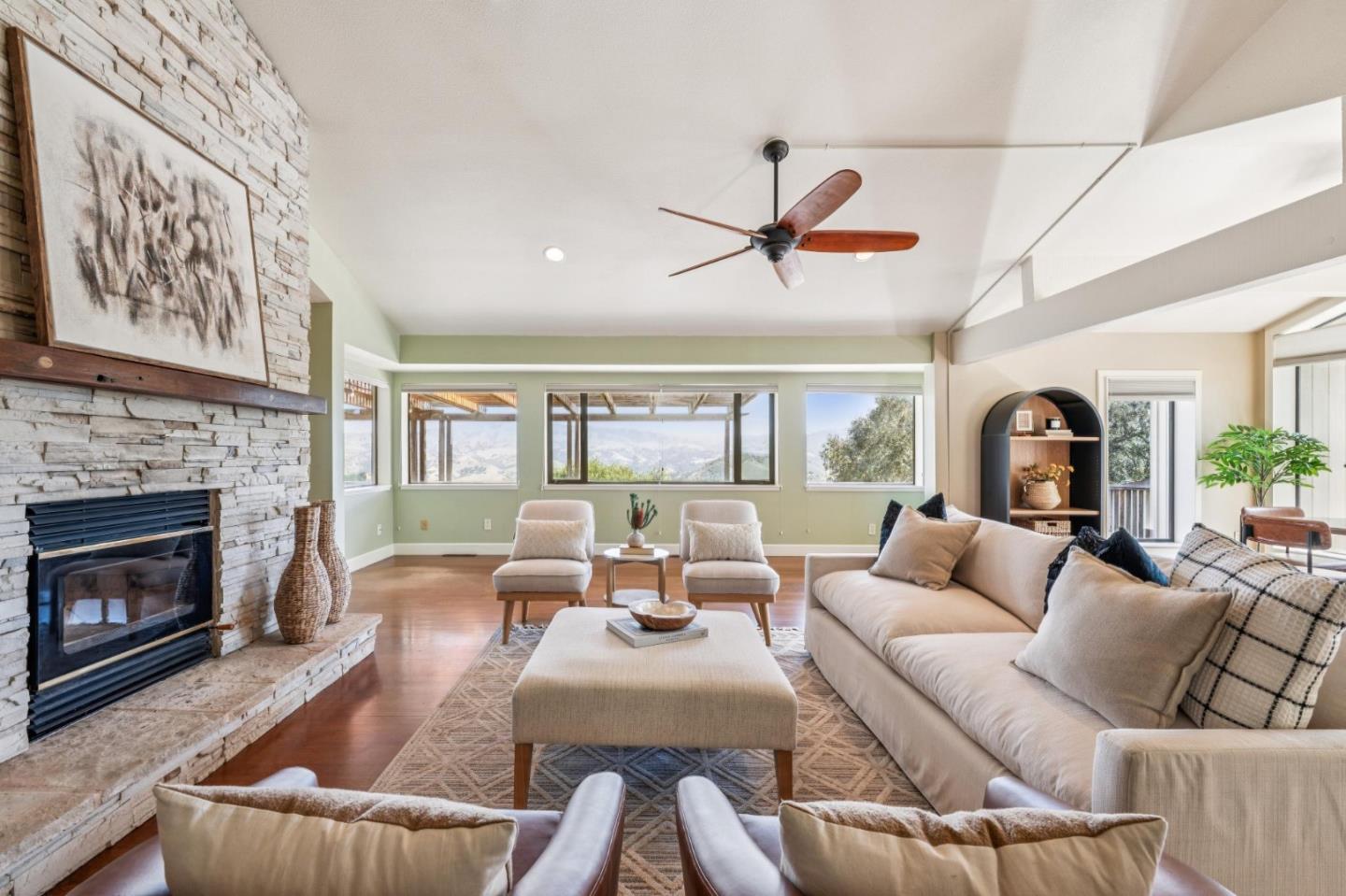 26245 Rinconada Drive
