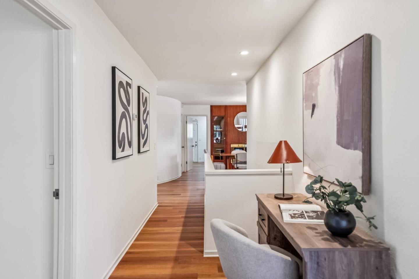 6 Wyndemere Vale