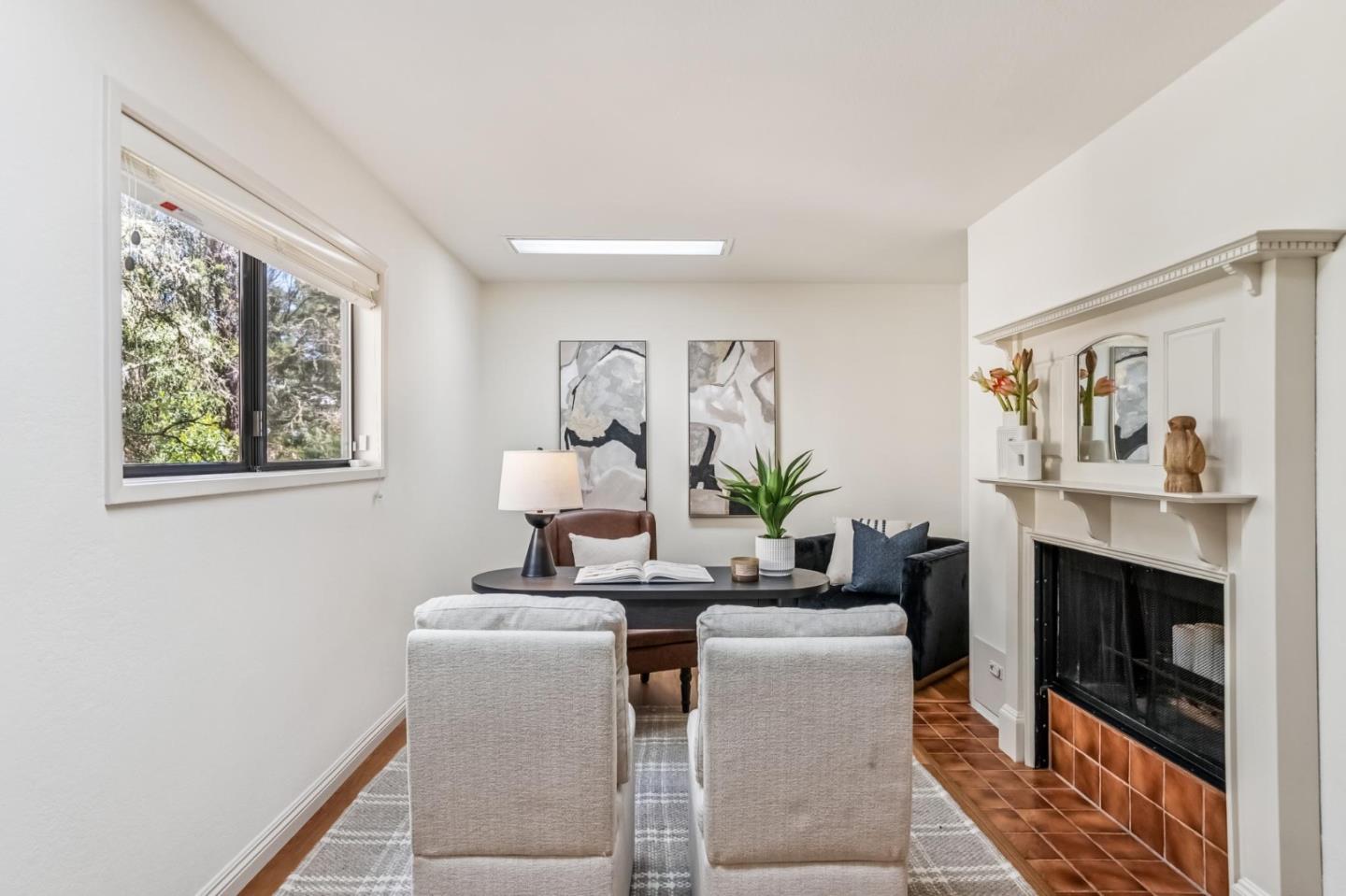 6 Wyndemere Vale