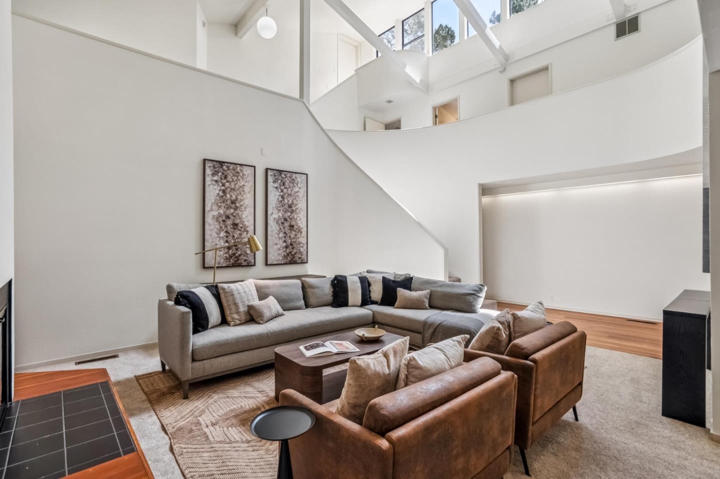 6 Wyndemere Vale