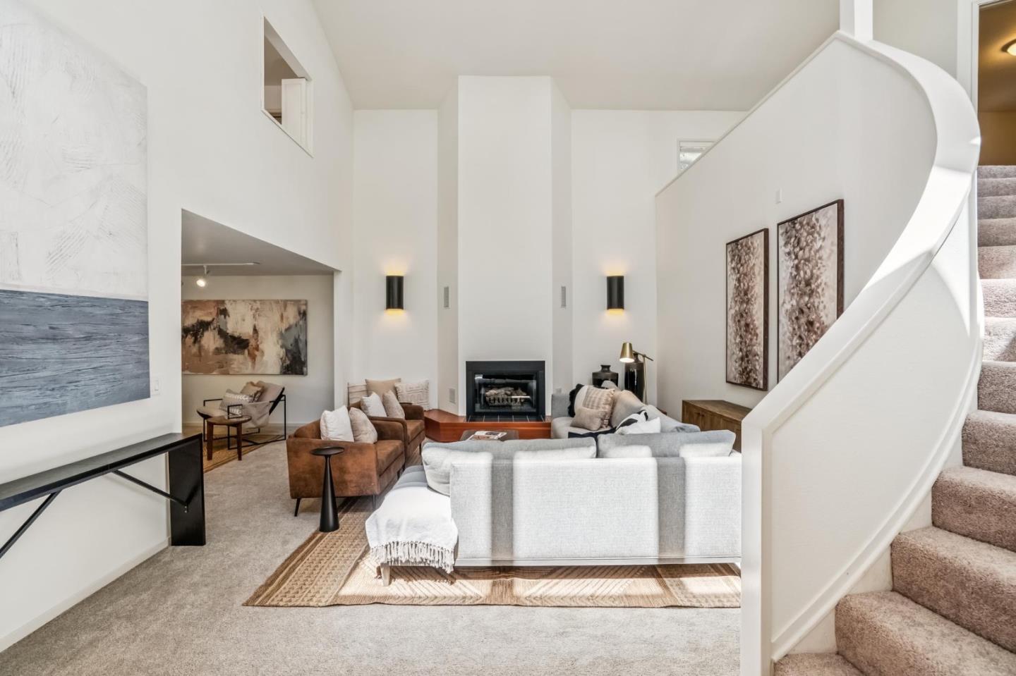 6 Wyndemere Vale