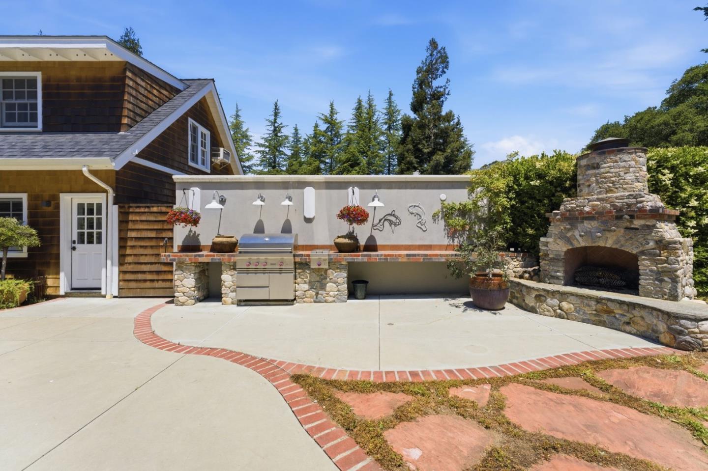 7 San Clemente Drive