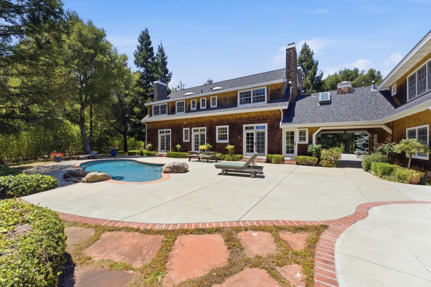 7 San Clemente Drive