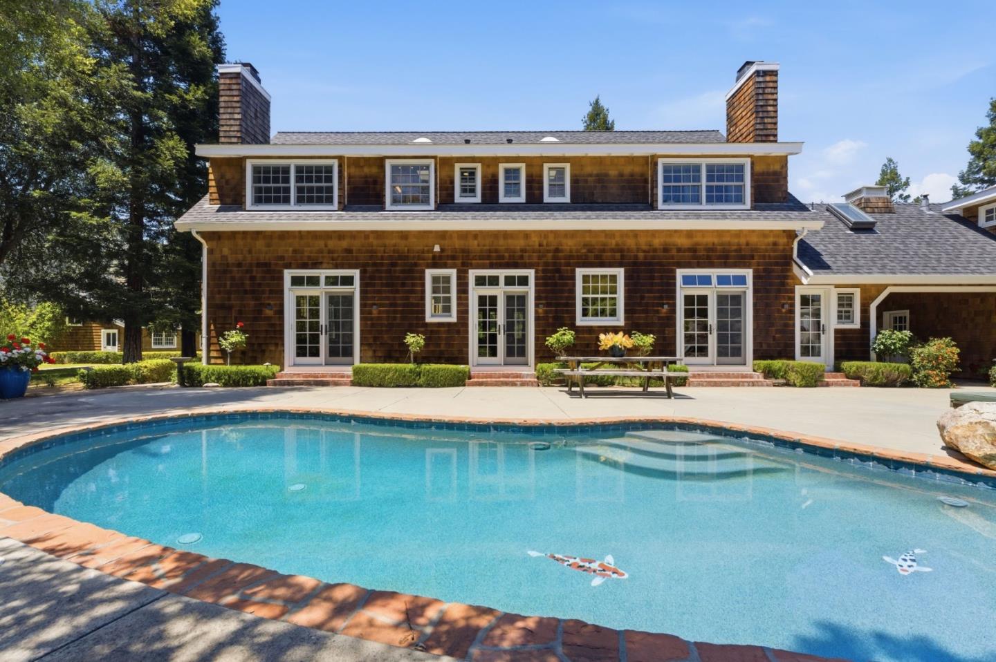 7 San Clemente Drive