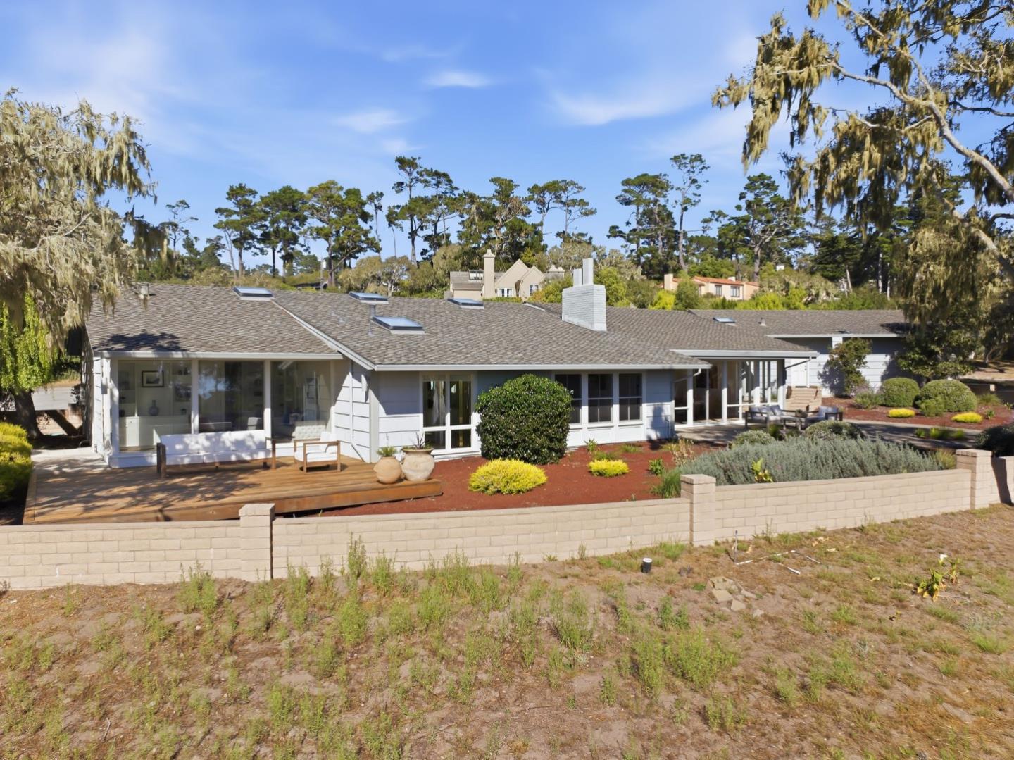 1651 Crespi LN