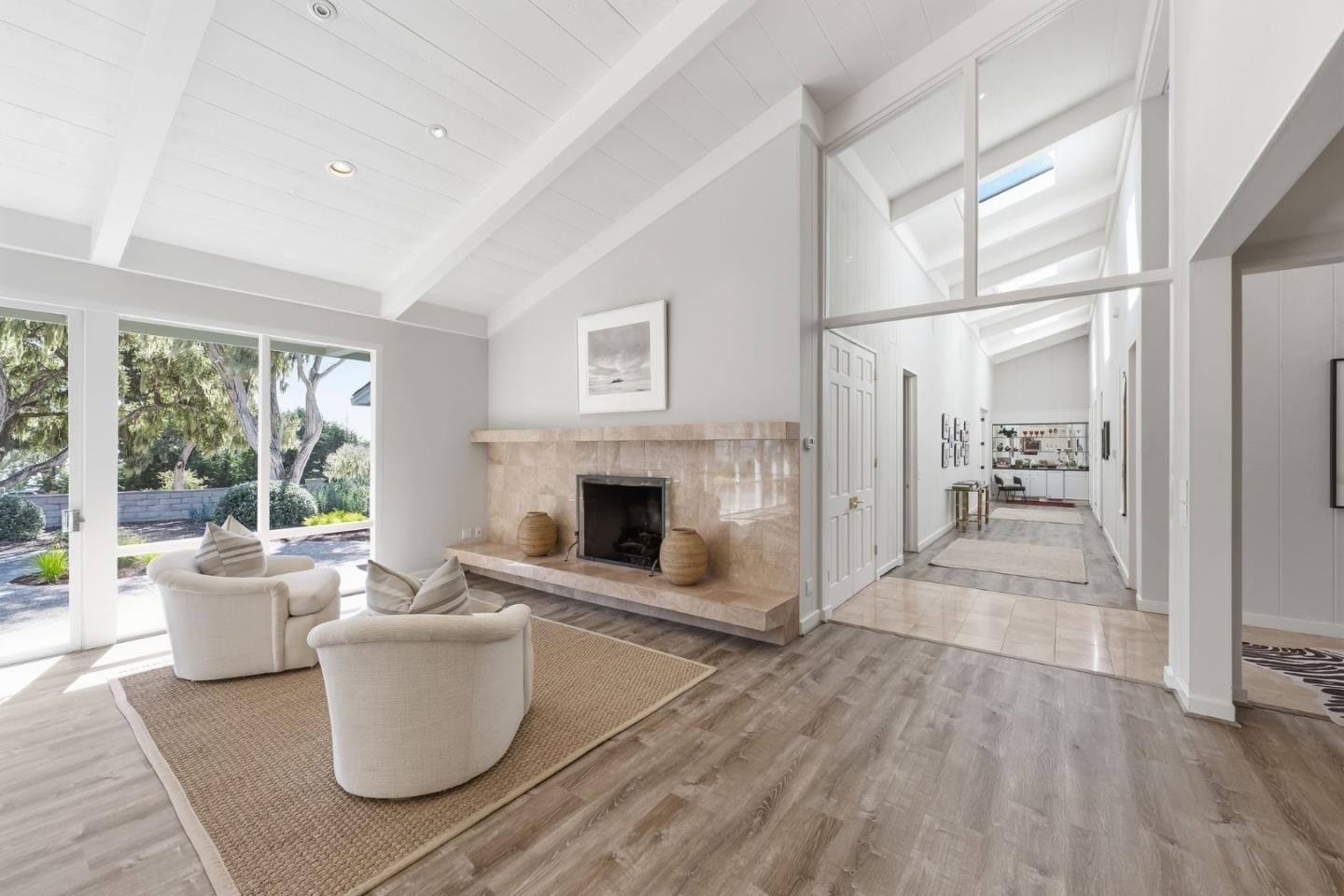 1651 Crespi LN