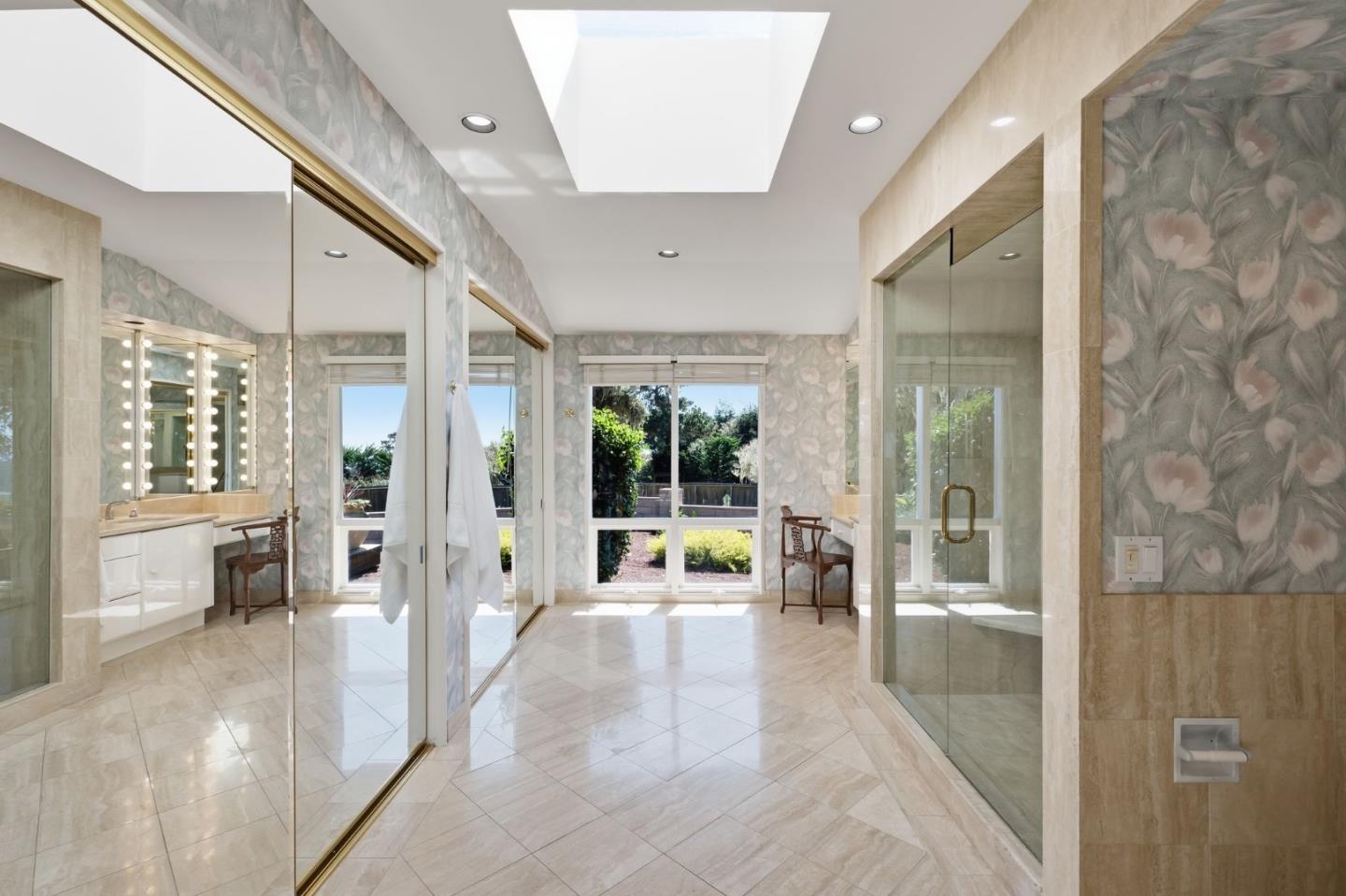 1651 Crespi LN