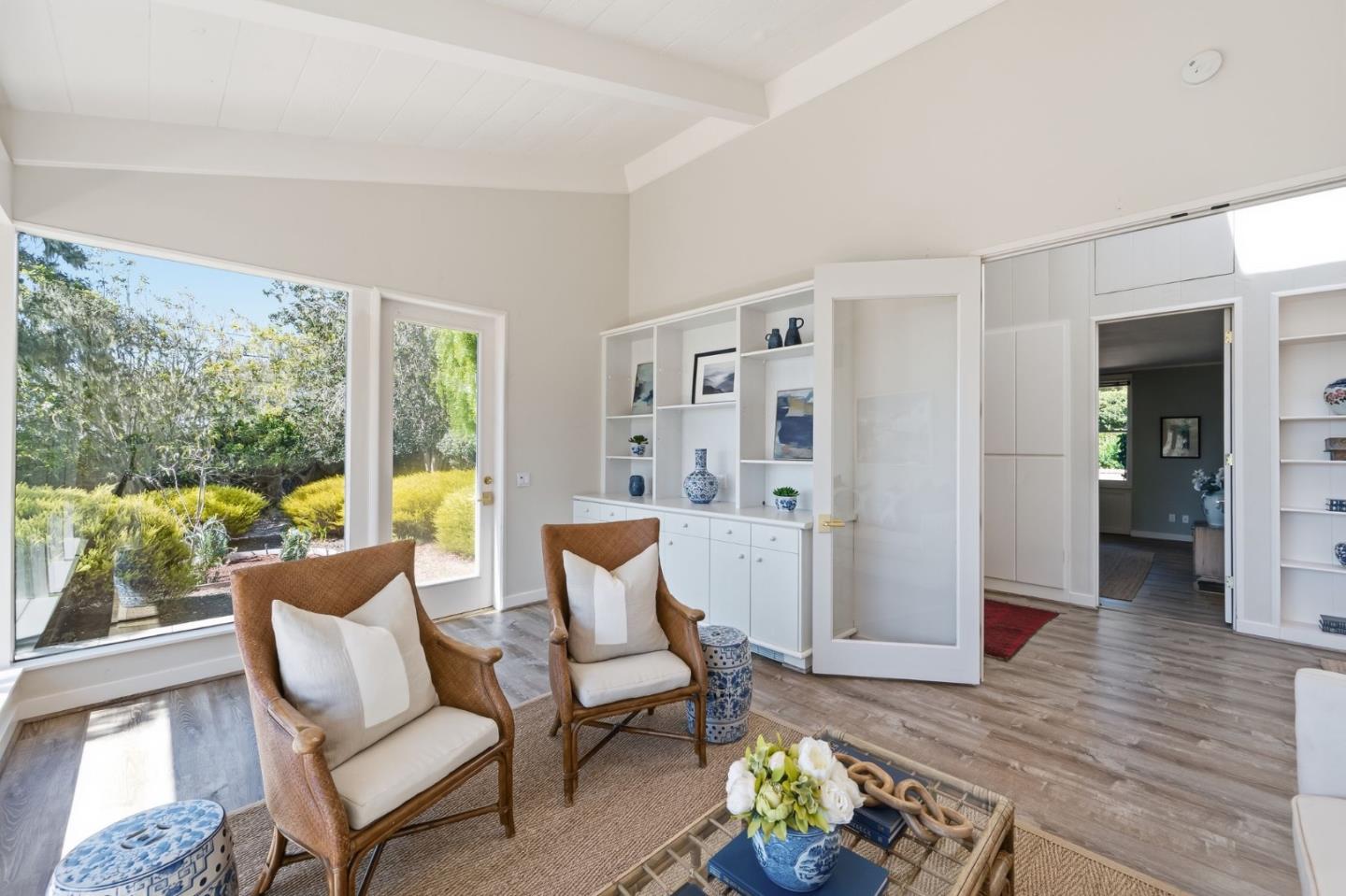 1651 Crespi LN
