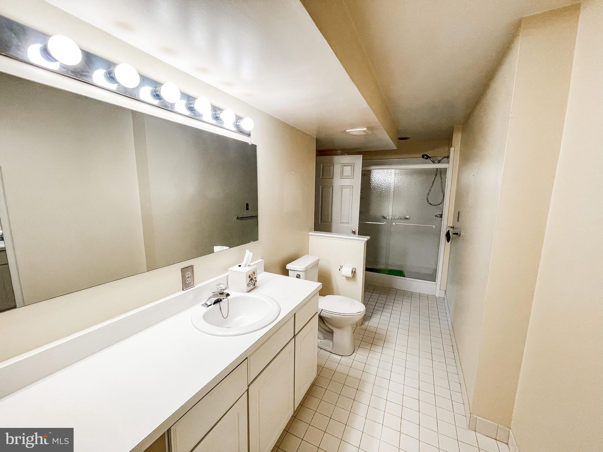 5102 Center TERRACE Unit: 5102