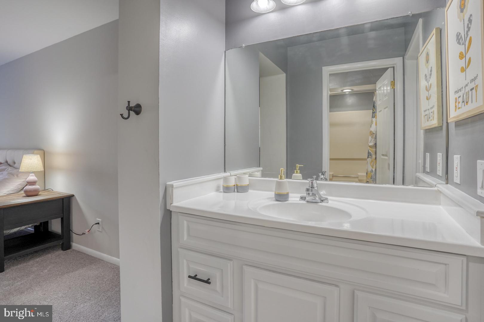 2308 Creekside Dr