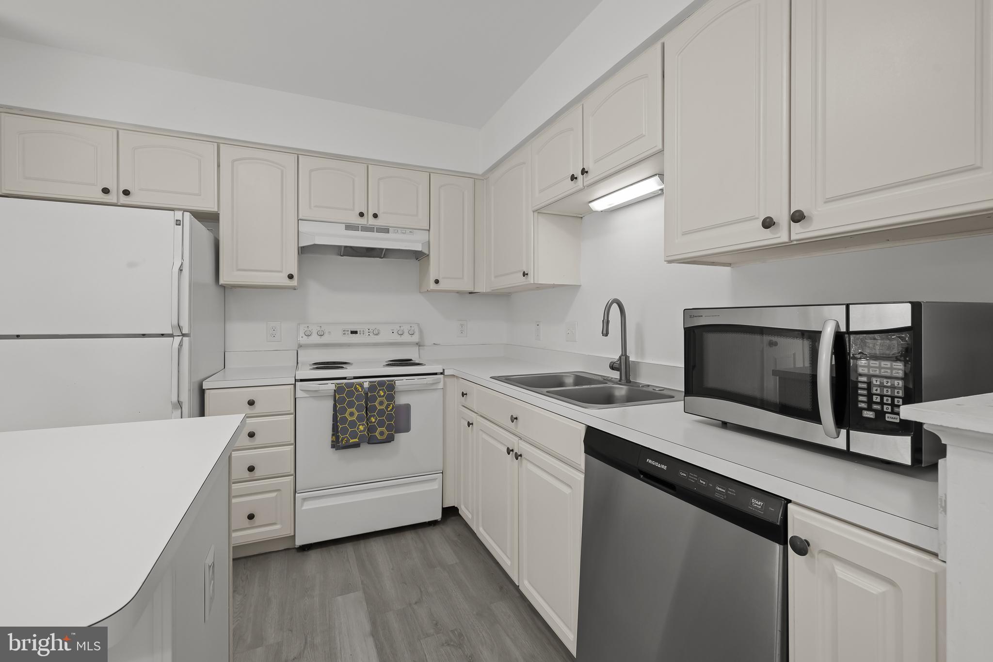 22 Hibiscus Dr