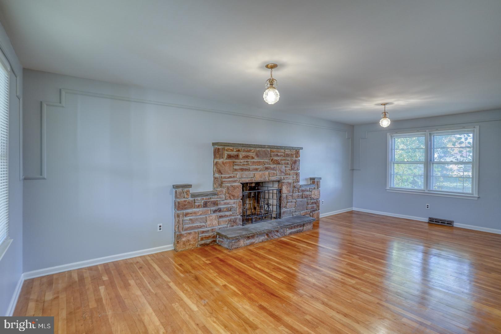 326 E Roosevelt Ave