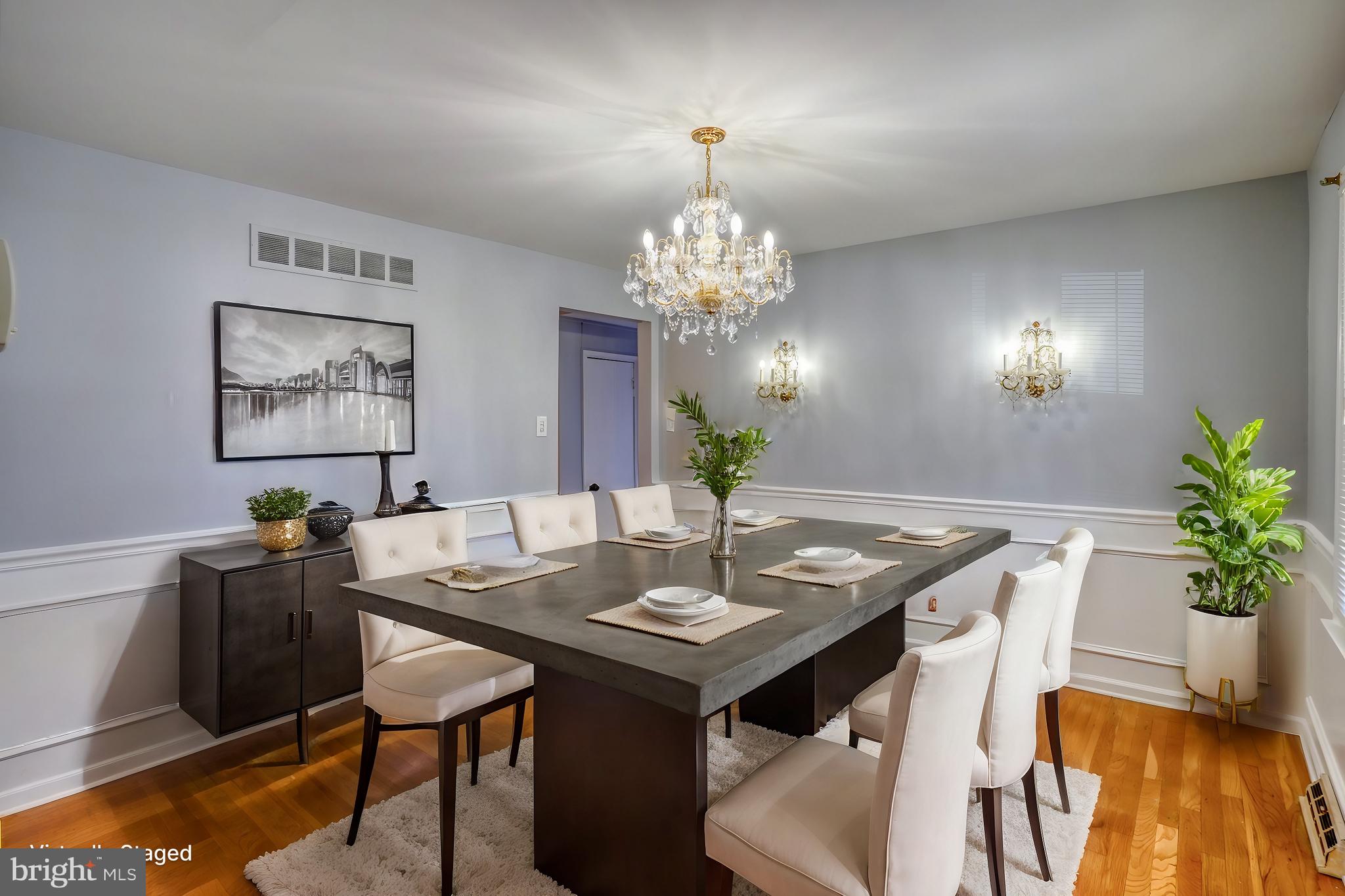 326 E Roosevelt Ave