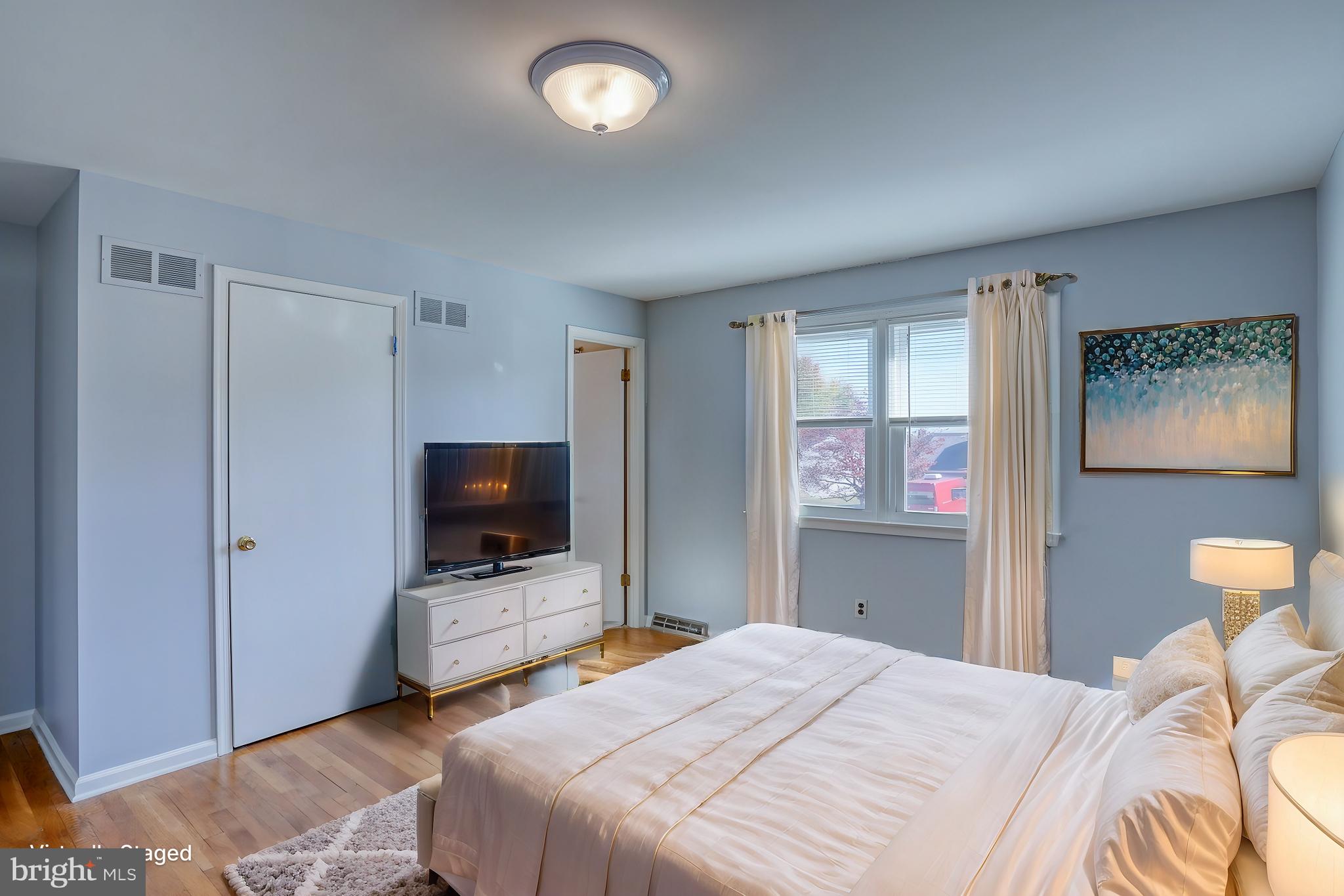 326 E Roosevelt Ave