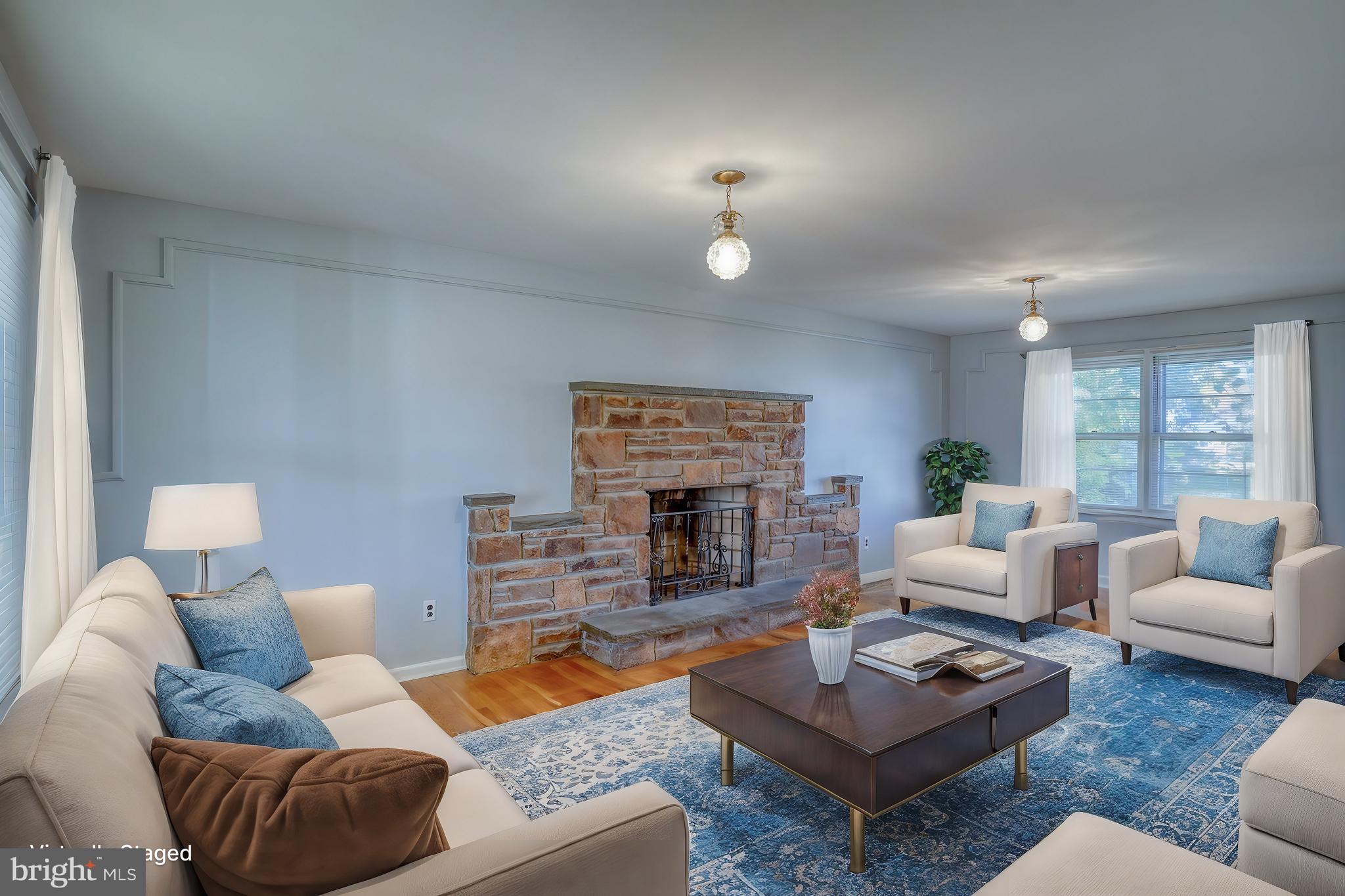 326 E Roosevelt Ave