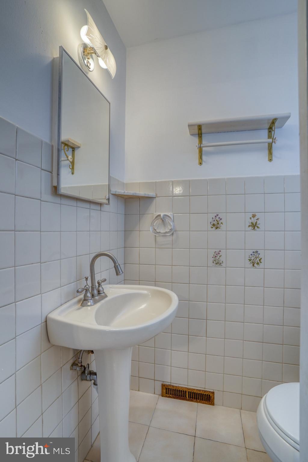 326 E Roosevelt Ave