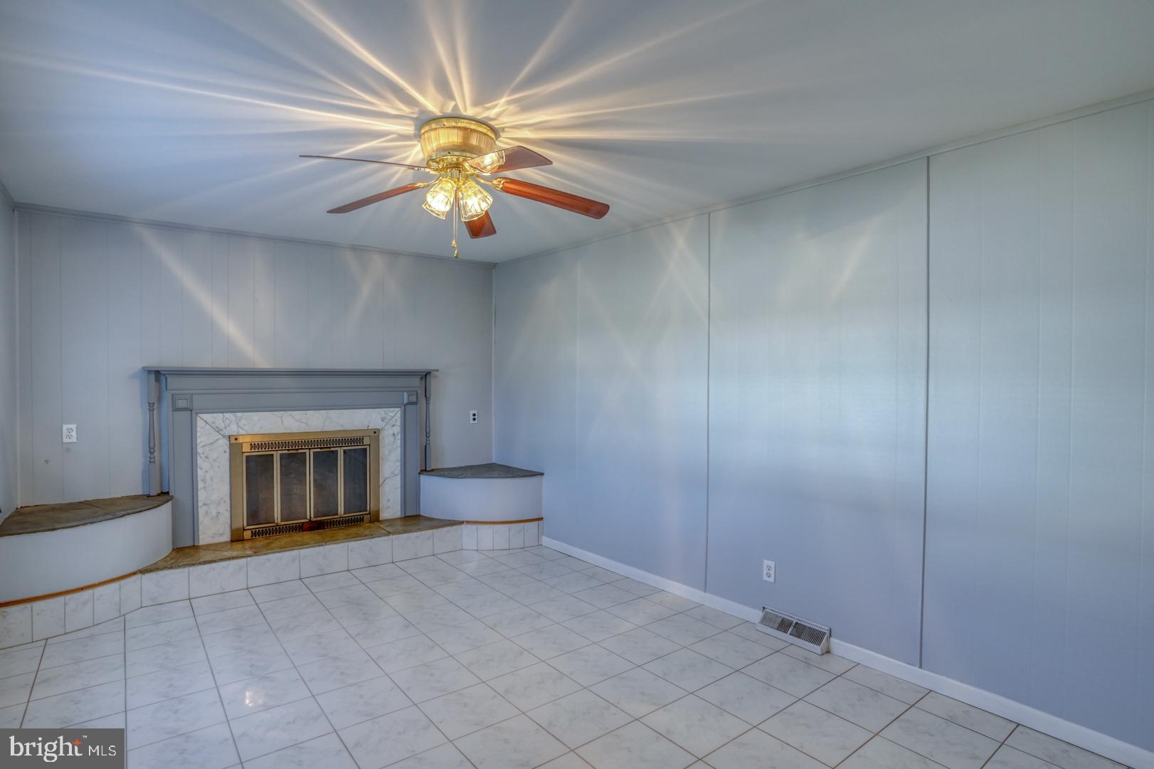 326 E Roosevelt Ave