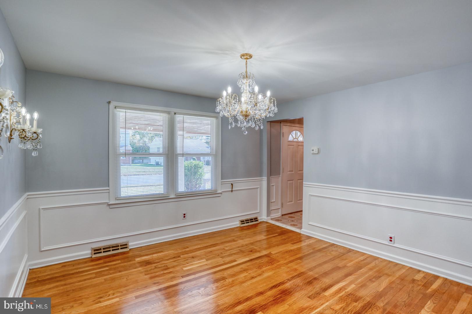 326 E Roosevelt Ave