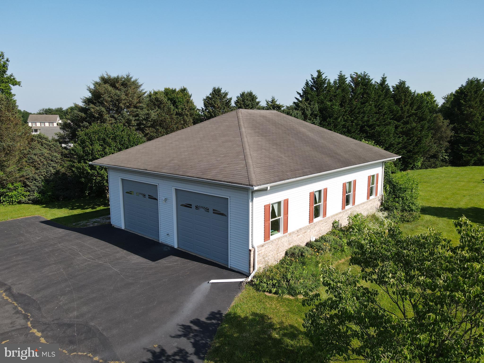 6 CLADDAGH COURT