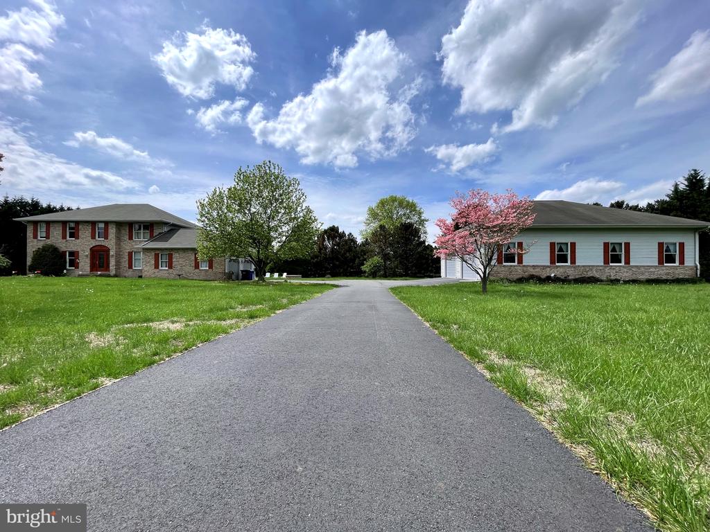 6 CLADDAGH COURT