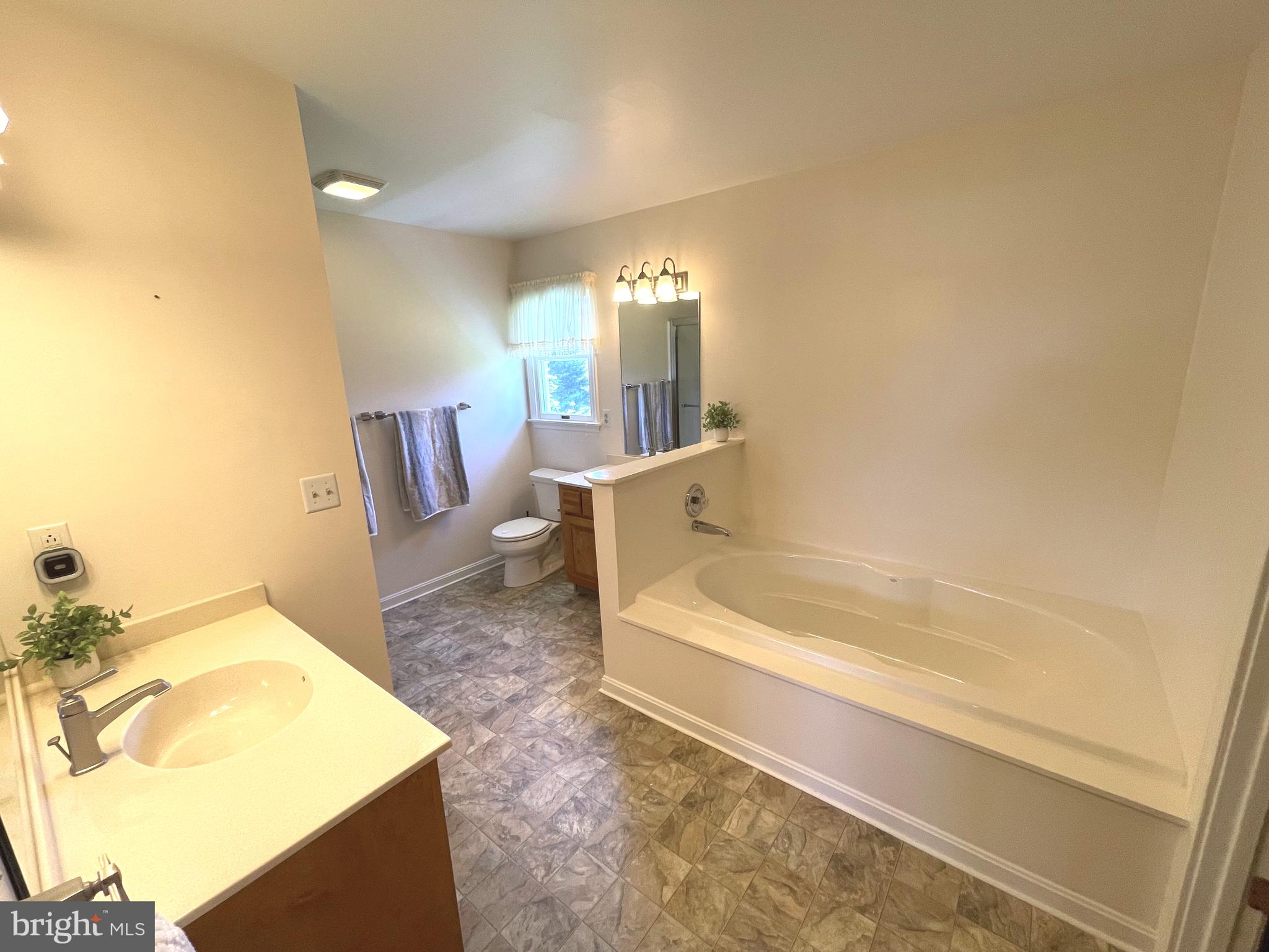 6 CLADDAGH COURT