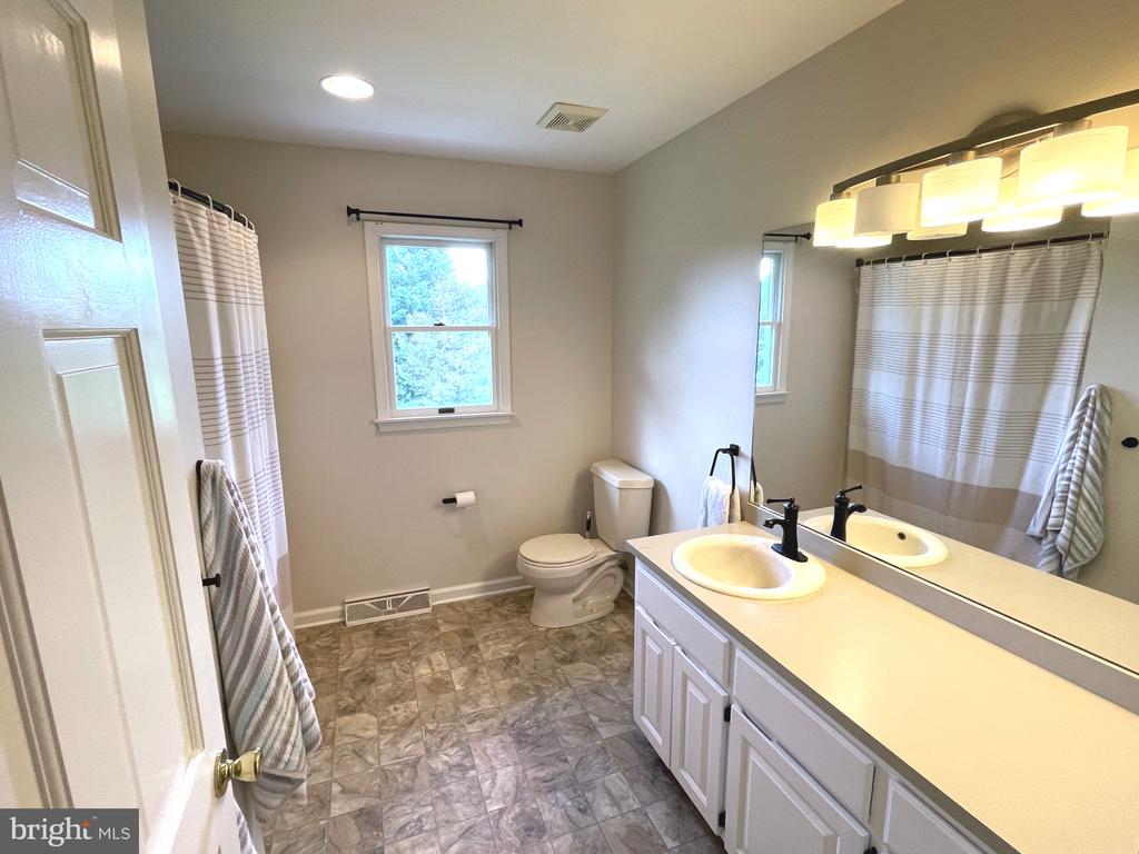 6 CLADDAGH COURT