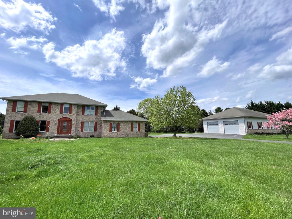 6 CLADDAGH COURT