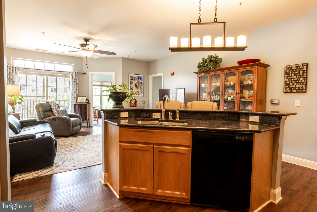 1000 Fountainview Cir #304