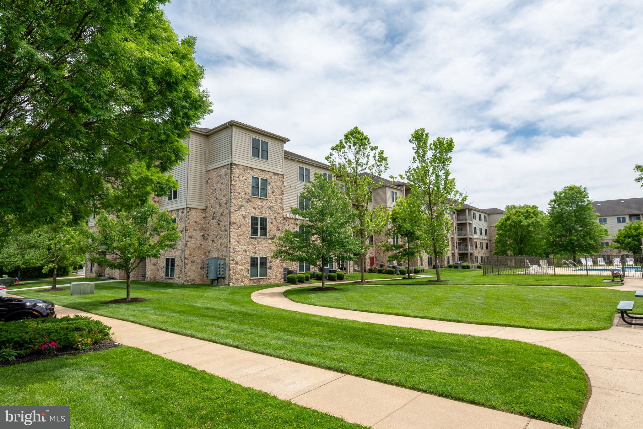 1000 Fountainview Cir #304