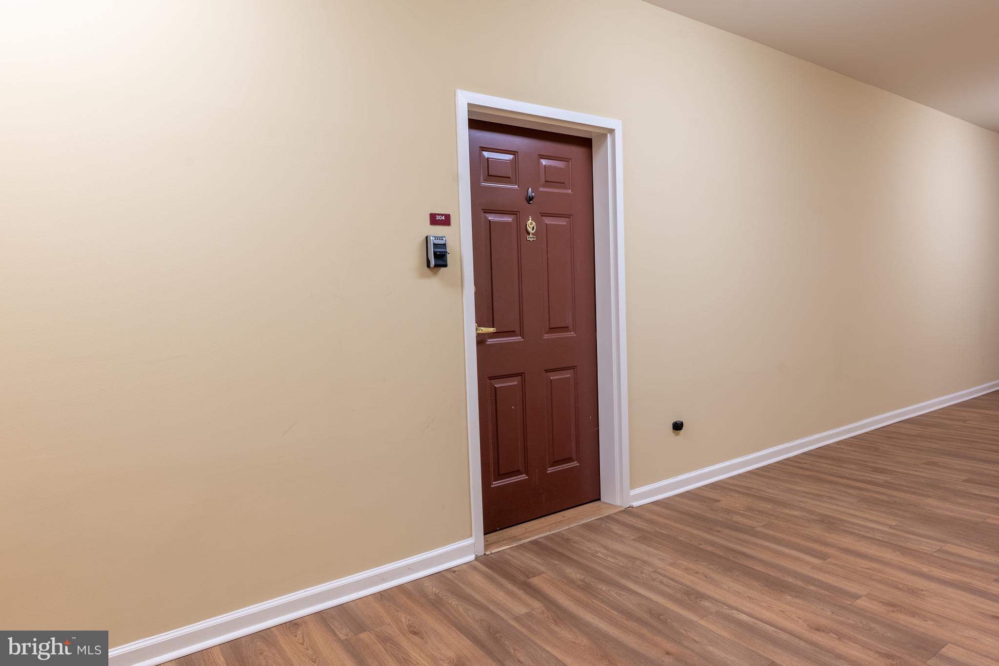 1000 Fountainview Cir #304