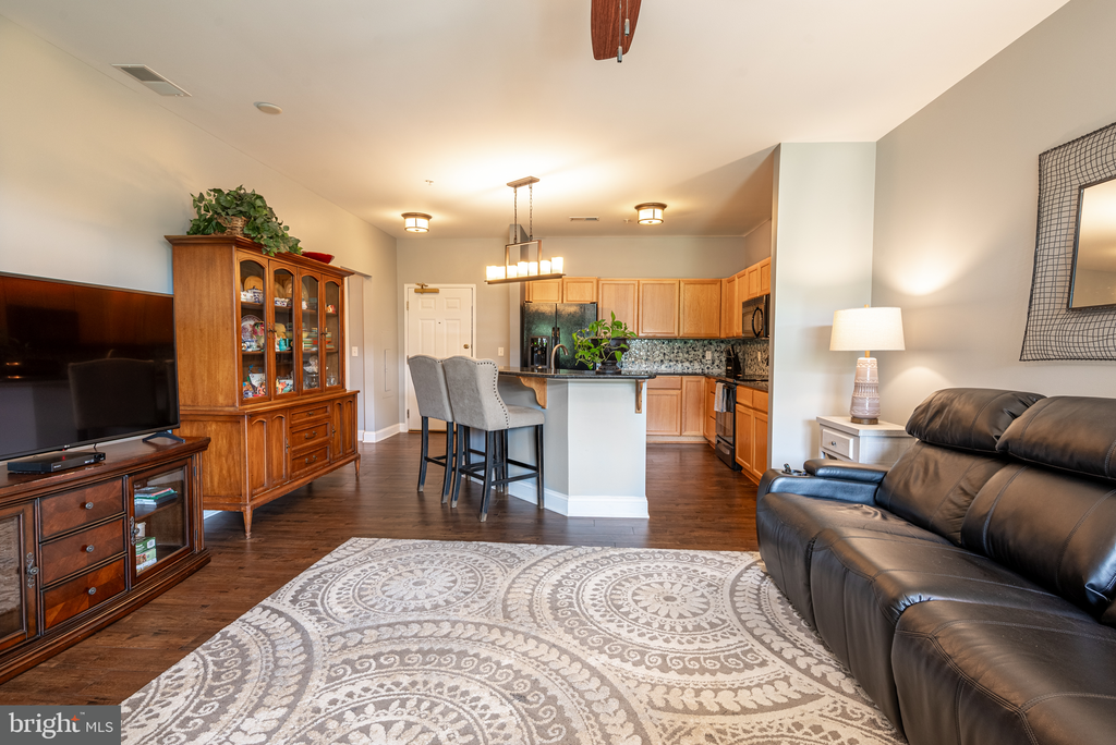 1000 Fountainview Cir #304