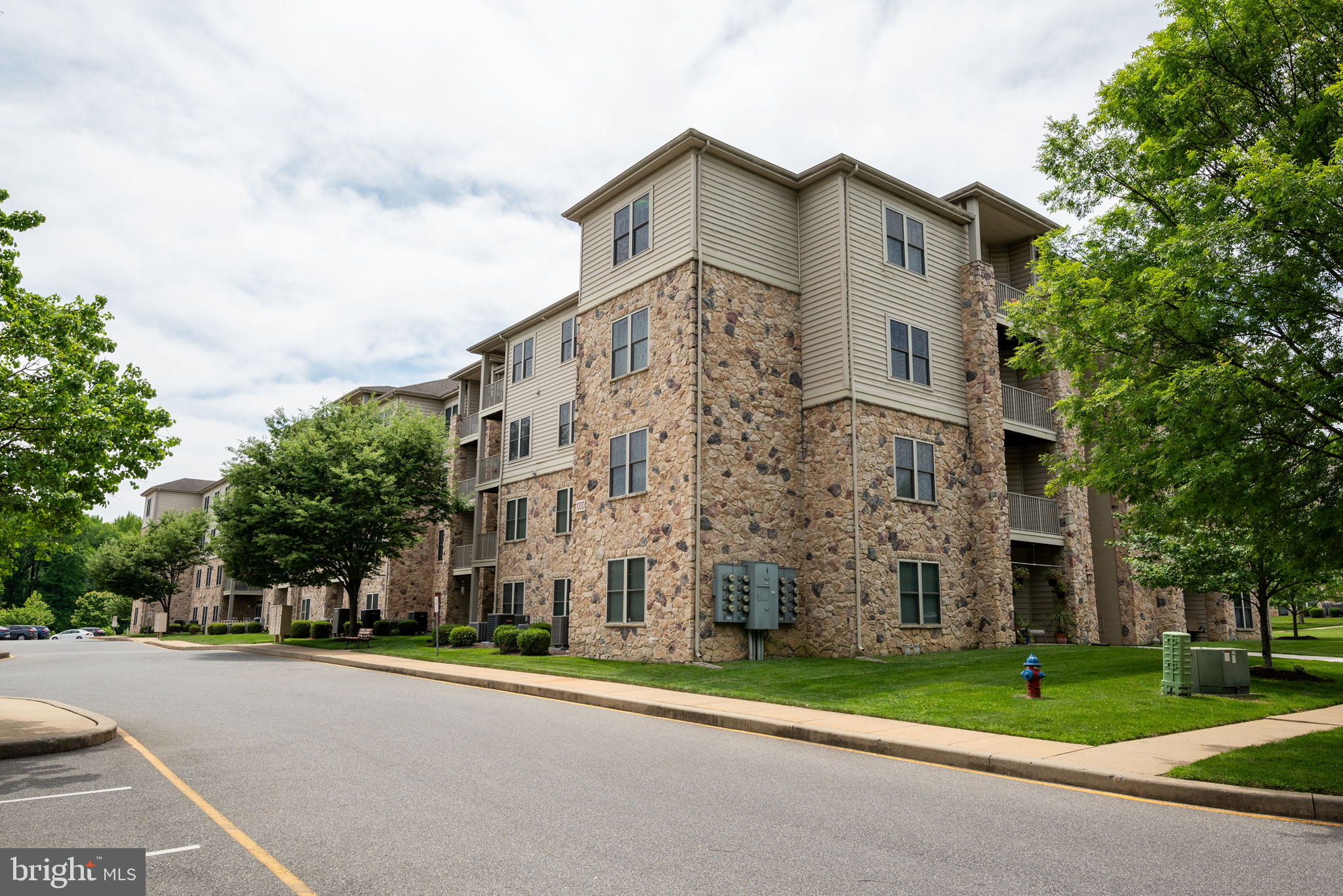 1000 Fountainview Cir #304