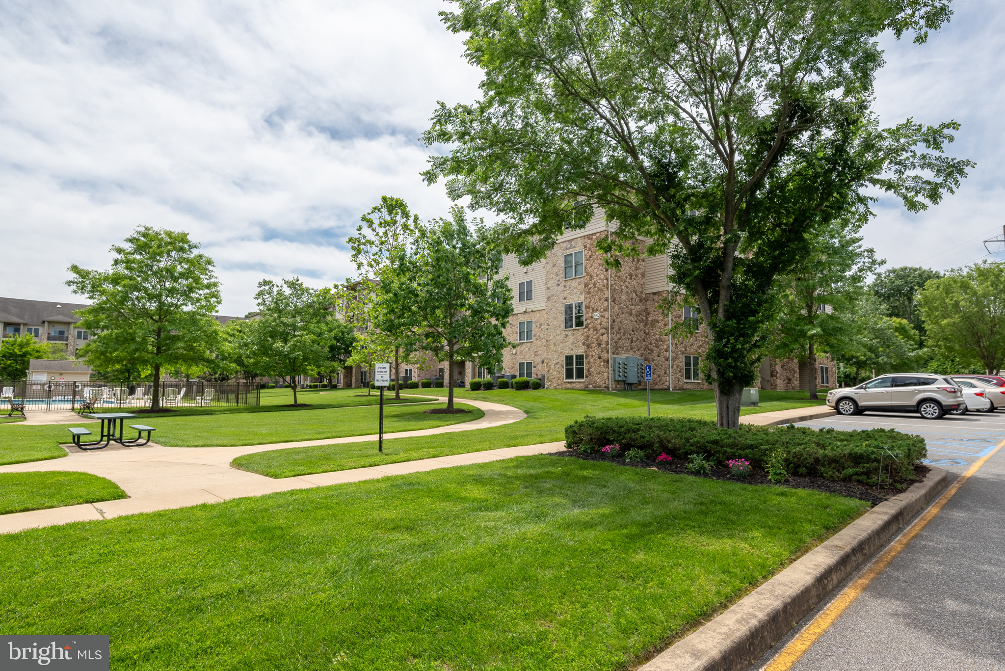 1000 Fountainview Cir #304