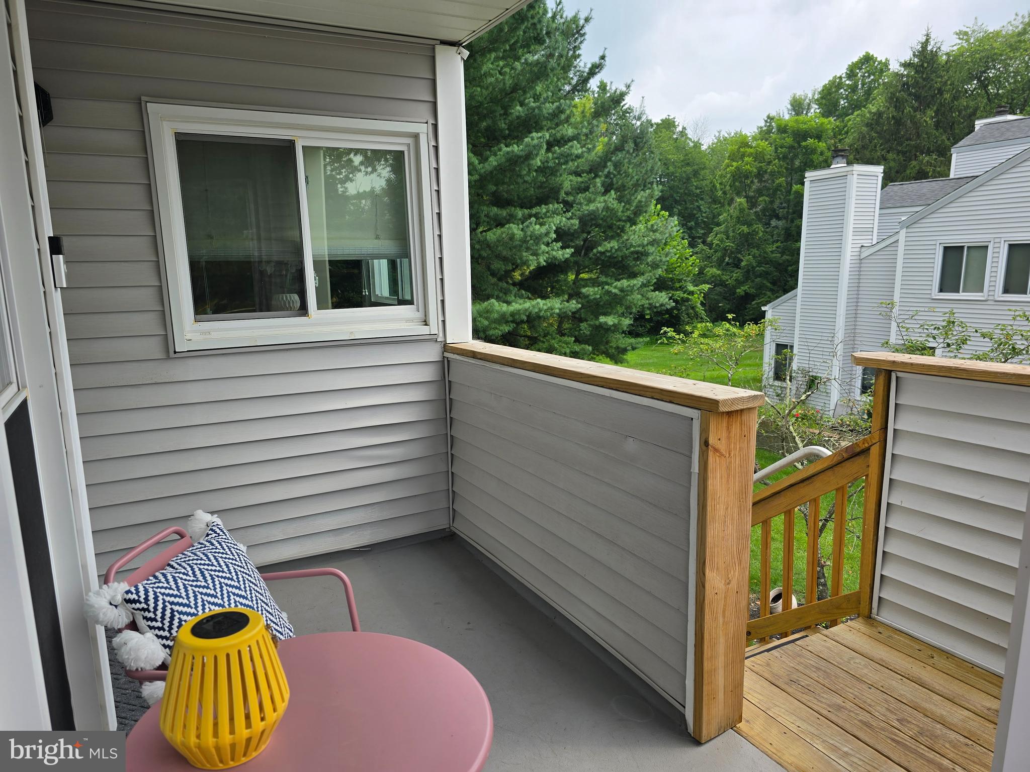 2102 CREEKSIDE DRIVE 2102