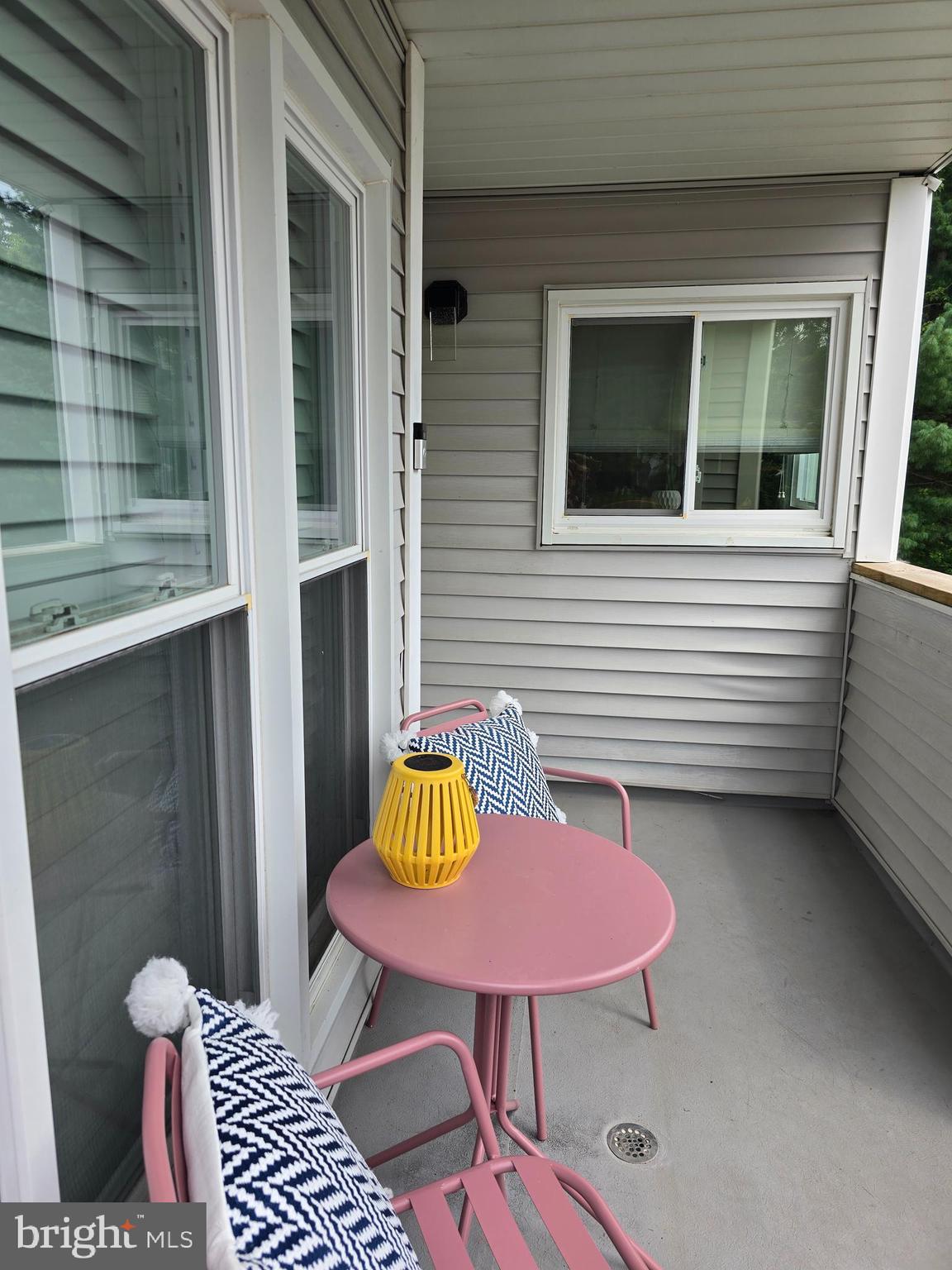 2102 CREEKSIDE DRIVE 2102