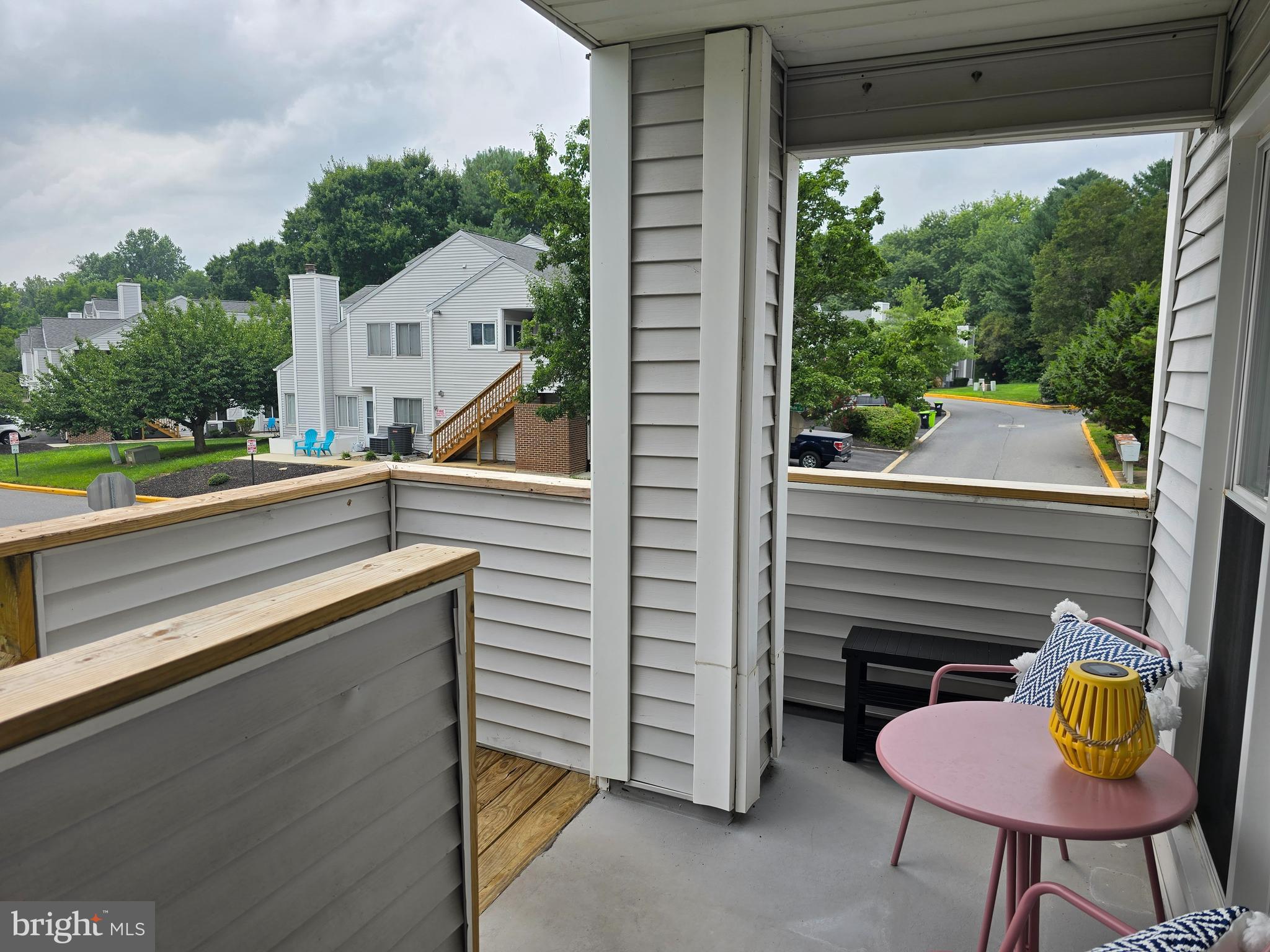 2102 CREEKSIDE DRIVE 2102