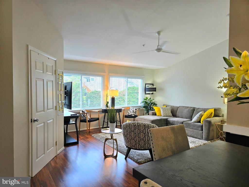 2102 CREEKSIDE DRIVE 2102